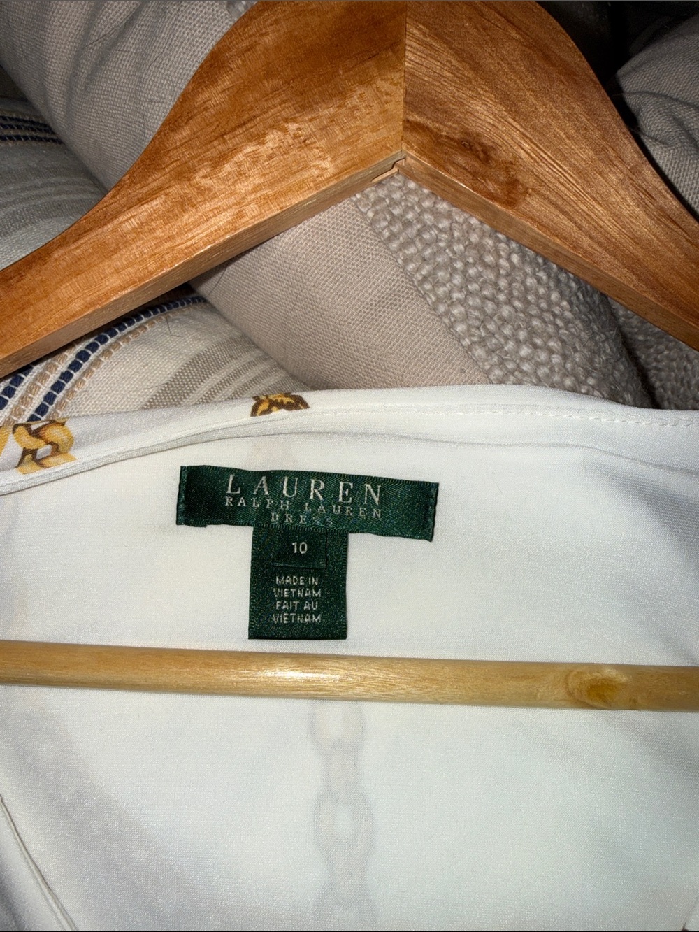 Lauren Ralph Lauren Cream Dress with Gold Chain Print - Picture 3 of 3